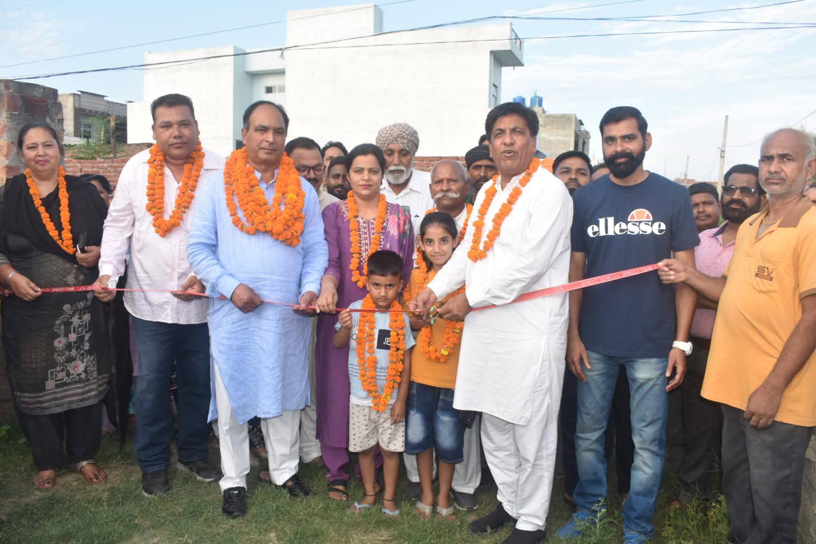 MLA Jimpa started the work of tubewell to be installed at Bhim Nagar at a cost of Rs 32 lakh.